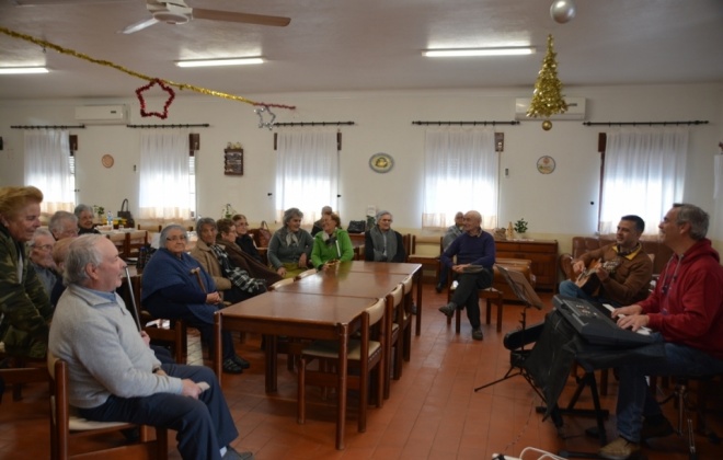 Autarquia de Santiago do Cacém proporciona momentos musicais a idosos das freguesias