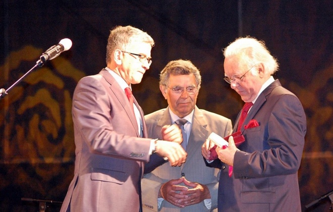 Carlos do Carmo recebeu a chave da cidade de Santiago do Cacém em 2012