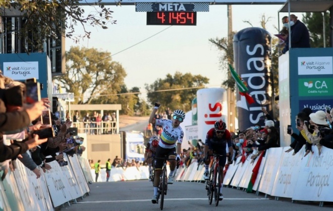 Remco Evenepoel (Quick-Step Alpha Vinil) conquistou hoje pela segunda vez a Volta ao Algarve em Bicicleta