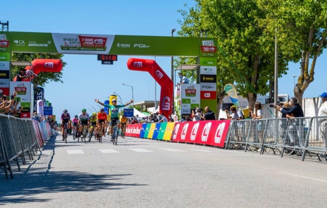 Volta ao Alentejo em bicicleta chega a Sines no dia 16 de março