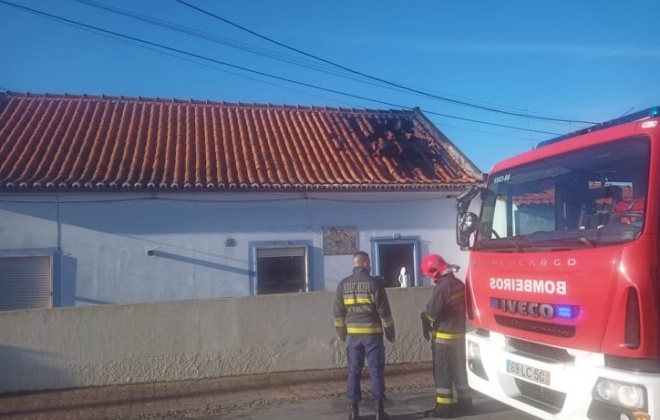 Oito trabalhadores nepaleses desalojados depois de Incêndio em Cavaleiro, Odemira