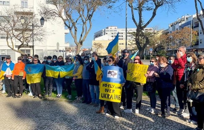 Juventudes partidárias de Sines realizaram concentração contra a guerra na Ucrânia.