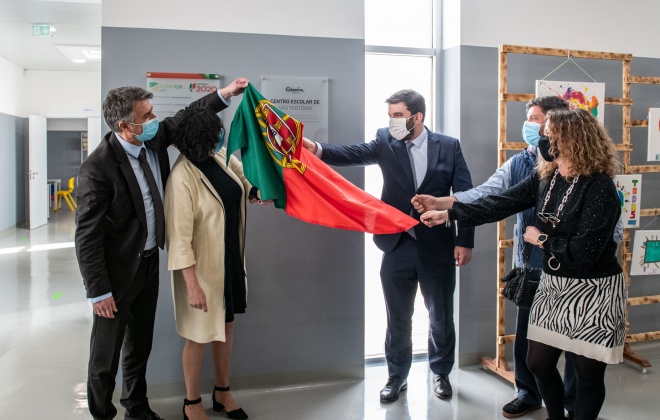 Ministro da Educação inaugura Centro Escolar de São Teotónio