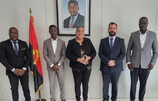 Presidente da Associação Empresarial de Sines reúne com Ministra MAPTSS de Angola