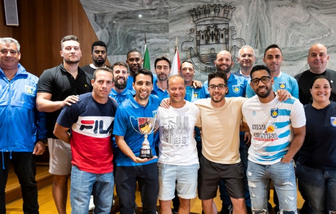 Equipa de futebol do Ginásio de Sines foi recebida na C.M. de Sines