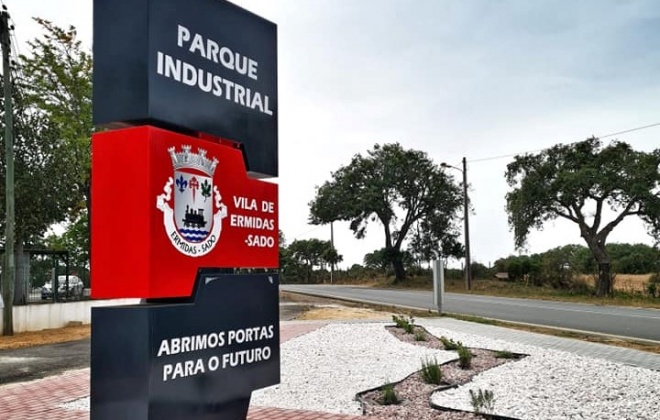 Freguesia de Ermidas-Sado requalifica entrada do Parque Industrial