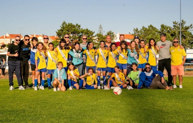 Estrela de Santo André encerra época oficial de futebol feminino com homenagem
