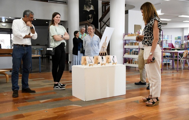 Margarida Lopes inaugurou exposição de pintura “Momentos Arte em Azulejo” em Santiago do Cacém