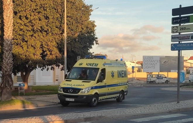 Colisão provoca um ferido na estrada entre São Torpes e Porto Covo