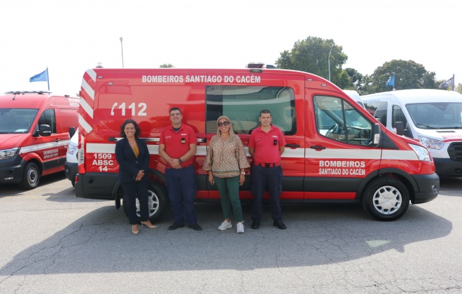 Bombeiros de Santiago do Cacém contam com nova ambulância de socorro