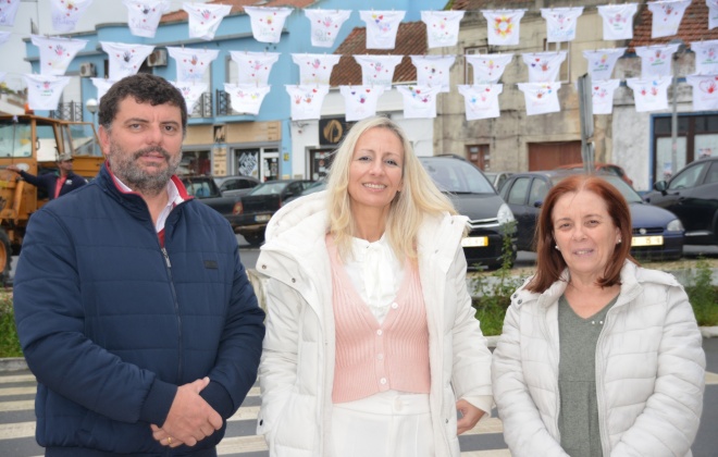 Crianças de Cercal do Alentejo pintaram t-shirts sublinhando aos seus direitos