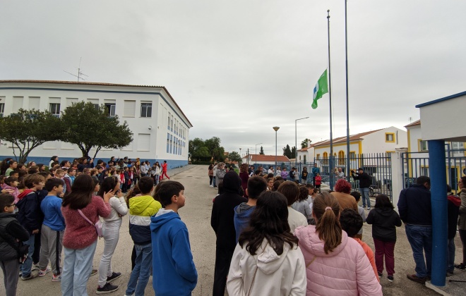 Bandeira Eco-Escolas foi hasteada na manhã de hoje na Escola Básica Pedro Nunes