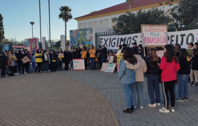 Professores estiveram concentrados na Escola Poeta Al Berto em Sines