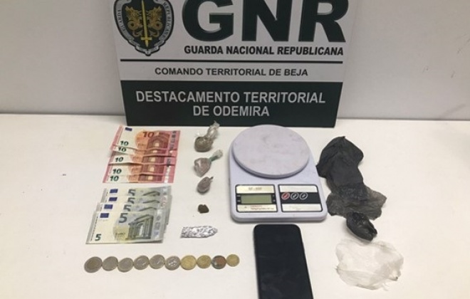 GNR deteve um homem de 23 anos em São Teotónio, Odemira