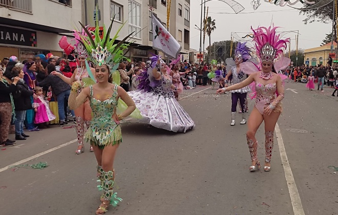 Avenida esteve esgotada no primeiro desfile do Carnaval de Sines 2023