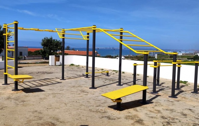 Jardim Público de Porto Covo recebeu equipamento desportivo