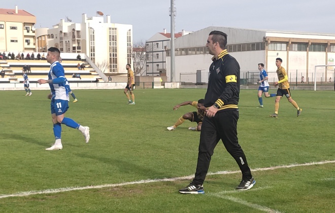 Paulo Silva vai continuar a treinar o Vasco da Gama de Sines em 2023-2024