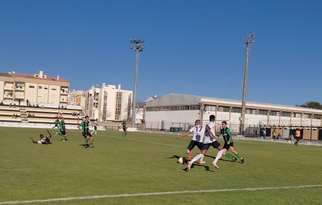 Vasco da Gama de Sines venceu o Moitense (3-2) e continua imbatível em casa