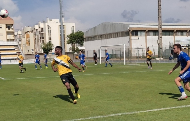 Vasco da Gama recebeu e venceu o Amora B por 2-0