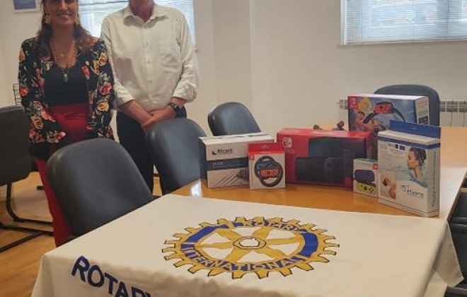 Rotary Club de Sines ofereceu à Santa Casa da Misericórdia de Sines jogos didáticos e ajudas técnicas