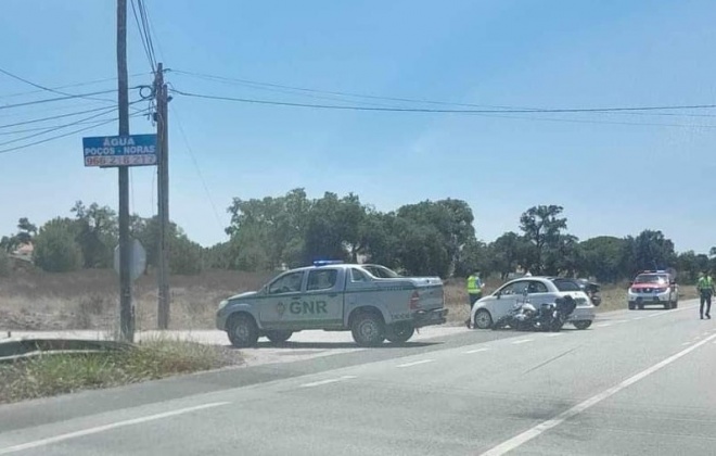 Colisão entre um carro e um motociclo provoca um ferido em Grândola