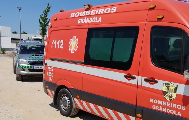 Incêndio provocou esta tarde estragos numa habitação em Grândola