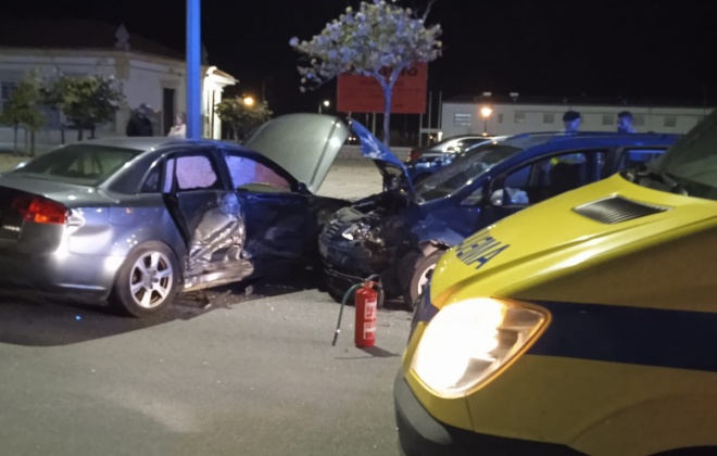 Colisão provoca dois feridos em Sines