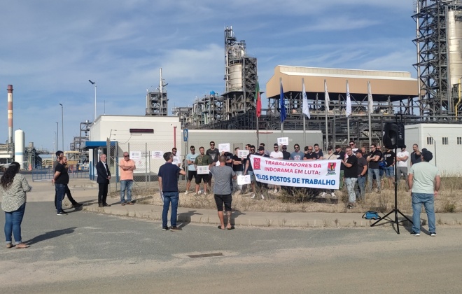 Trabalhadores da Indorama manifestaram-se contra o lay-off (com áudio)