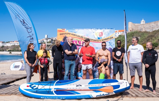 Praia Vasco da Gama recebeu um batismo de SUP - Stand Up Paddle