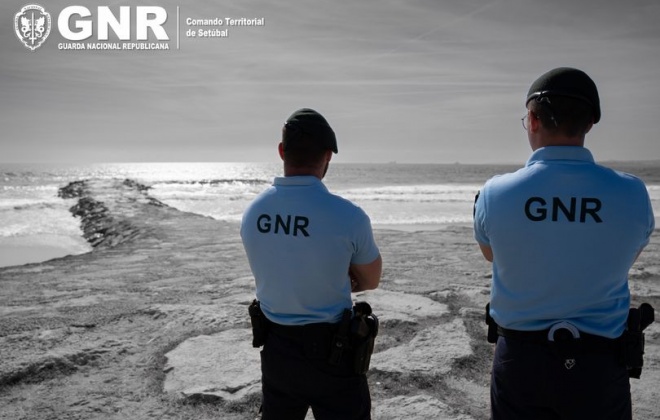 GNR encontrou dois pacotes com cocaína na Praia da Galé