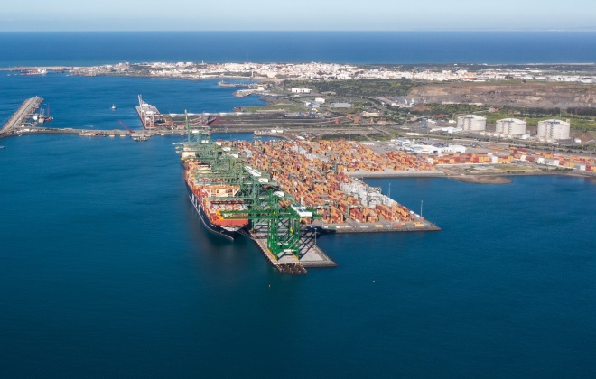 Porto de Sines reforça ligação ao Far East com Dragon Service