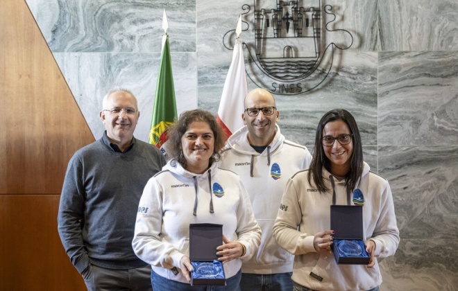 Atletas masters do Clube de Natação do Litoral Alentejano recebidos na Câmara Municipal de Sines