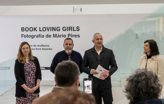 Exposição “Book Loving Girls” está patente no CAS até 27 de abril