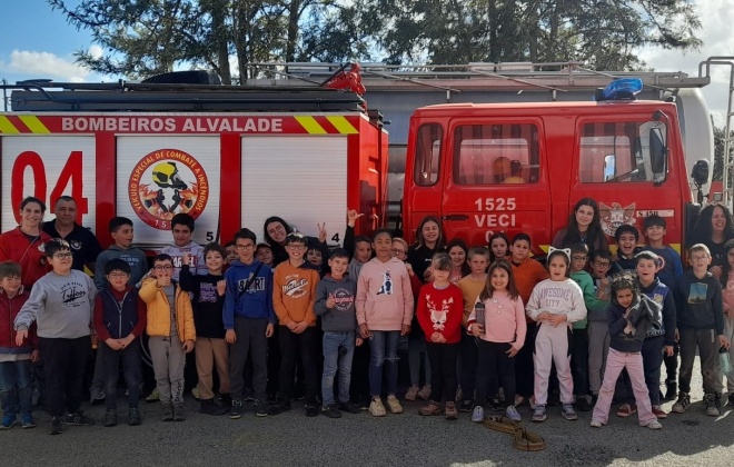 Crianças do Centro Lúdico-pedagógico visitaram os Bombeiros de Alvalade