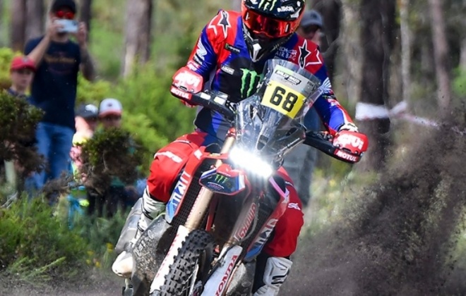 Tosha Schareina (Honda) foi o vencedor da etapa inaugural do bp Ultimate Rally-Raid Portugal