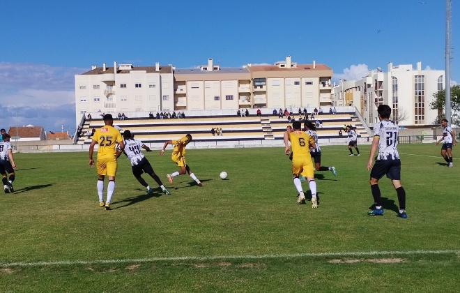 Vasco da Gama de Sines perdeu frente ao Comércio Industria por 3-1