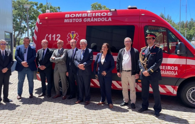 Bombeiros de Grândola contam com nova ambulância de socorro