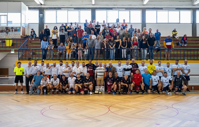 Vítor Azevedo foi homenageado pelos atletas e dirigentes do Andebol Clube de Sines