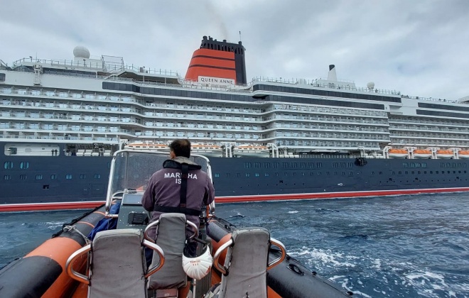 Marinha coordena resgate de duas pessoas ao largo de Sines