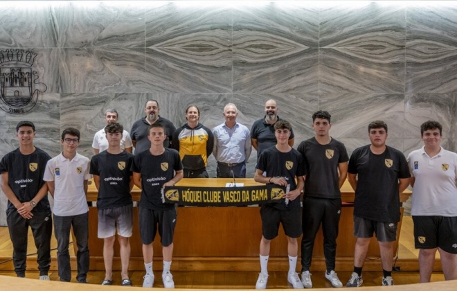 Equipa de sub-17 do Hóquei Clube Vasco da Gama recebida na C.M. de Sines