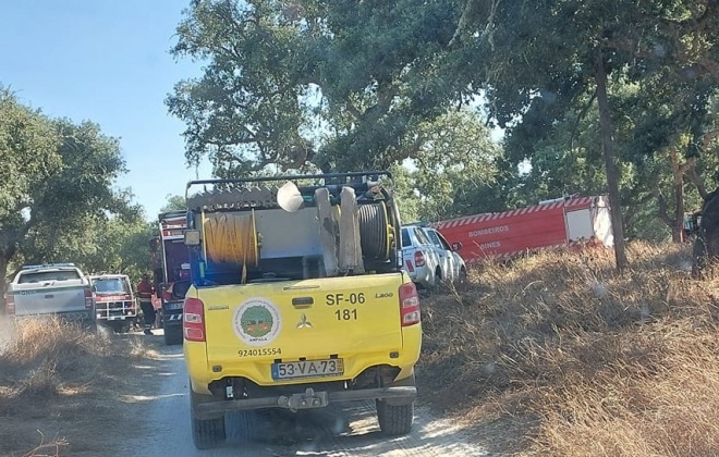 Dois incêndios estão a consumir áreas de mato no concelho de Alcácer do Sal