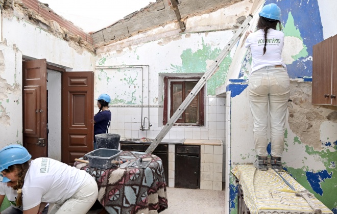 Decorrem as obras de recuperação em habitações de famílias vulneráveis no concelho de Santiago do Cacém