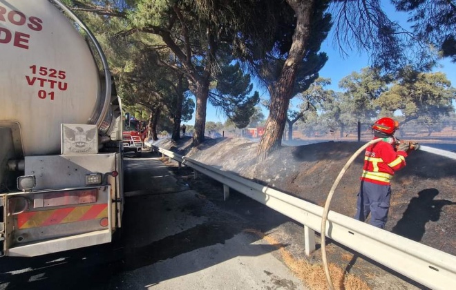 Bombeiros combateram incêndio em Mimosa no concelho de Santiago do Cacém