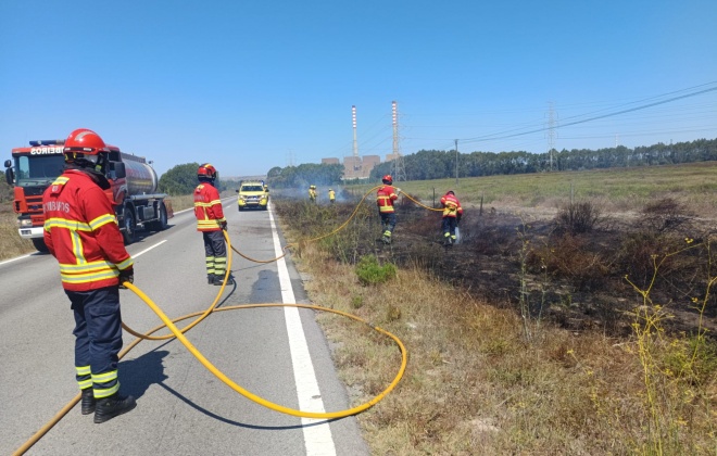 Bombeiros combateram incêndio em São Torpes no concelho de Sines