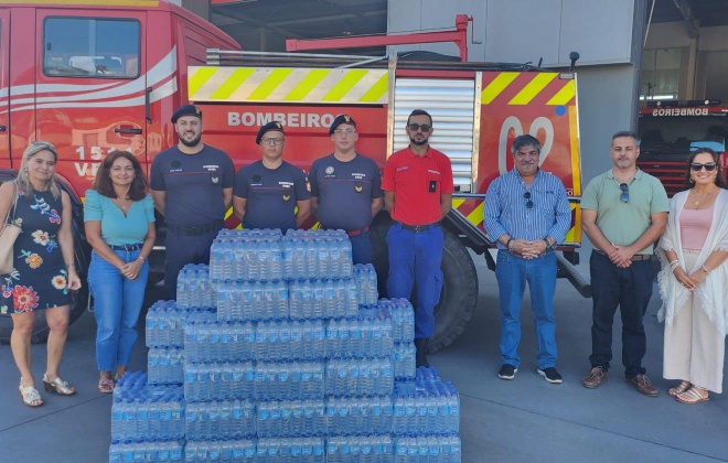 Rotary Club de Sines entregou garrafas de água aos Bombeiros Voluntários de Sines