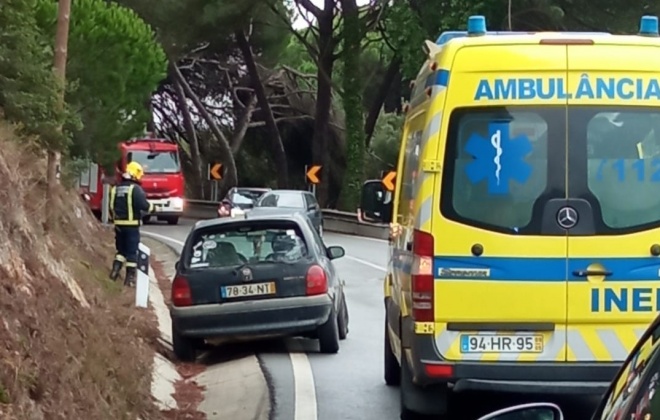 Despiste provoca um ferido na EN 120-1 em Morgavel no concelho de Sines