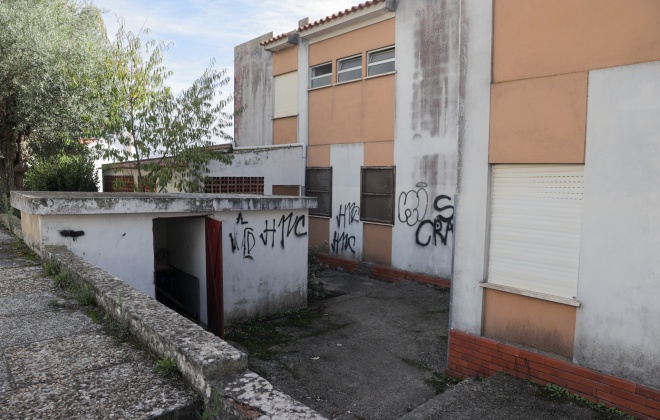 Câmara de Alcácer do Sal interdita acesso ao antigo Lar de Estudantes