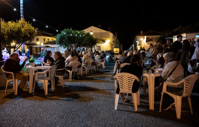 Porto Covo comemorou ontem à noite o São Martinho com castanhas e vinho