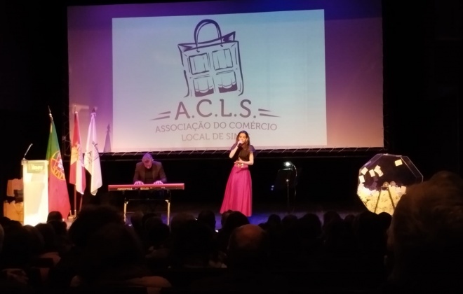 Fabiana Candeias cantou e encantou no Centro de Artes de Sines