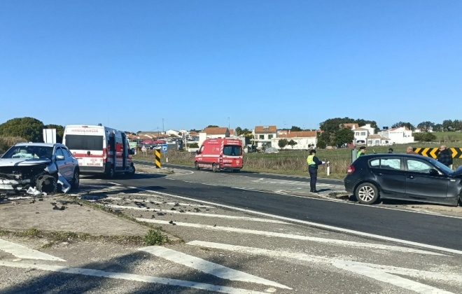 Colisão provoca cinco feridos ligeiros em Alvalade no concelho de Santiago do Cacém